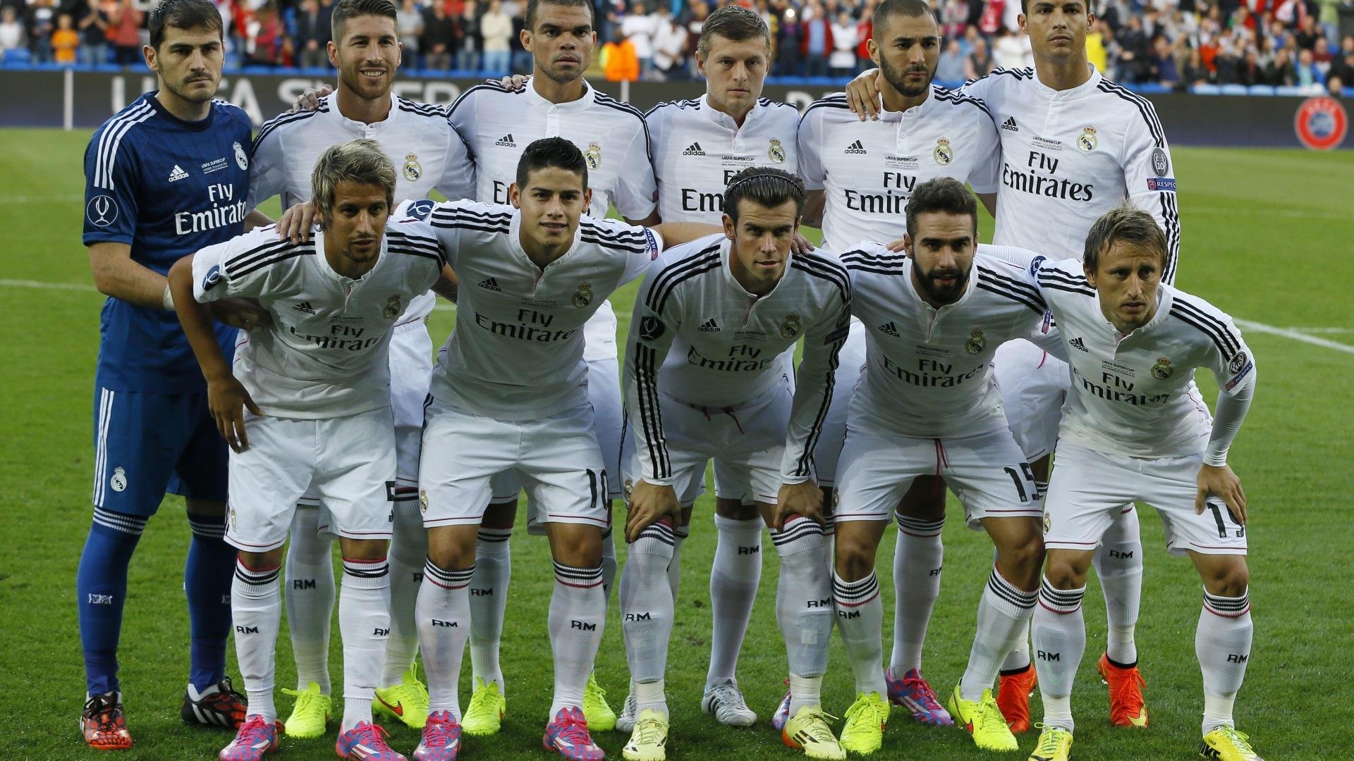 巴黎圣日耳曼创队史最佳赛季战绩，连续18场不败登顶法甲，巴黎圣日耳曼队首发阵容